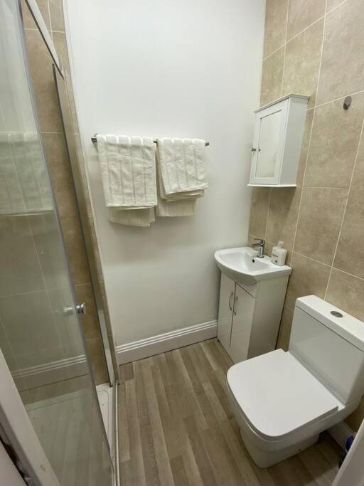 The Walnut Suite Lovely One Bedroom Flat In Stoke. Plymouth Esterno foto