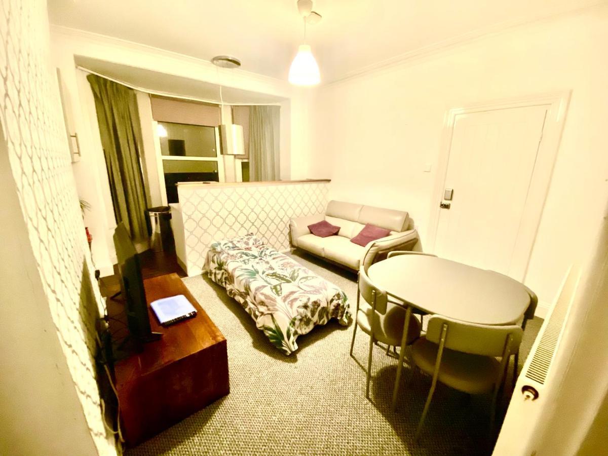 The Walnut Suite Lovely One Bedroom Flat In Stoke. Plymouth Esterno foto