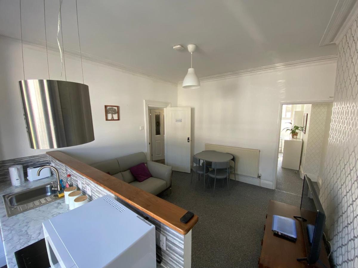 The Walnut Suite Lovely One Bedroom Flat In Stoke. Plymouth Esterno foto