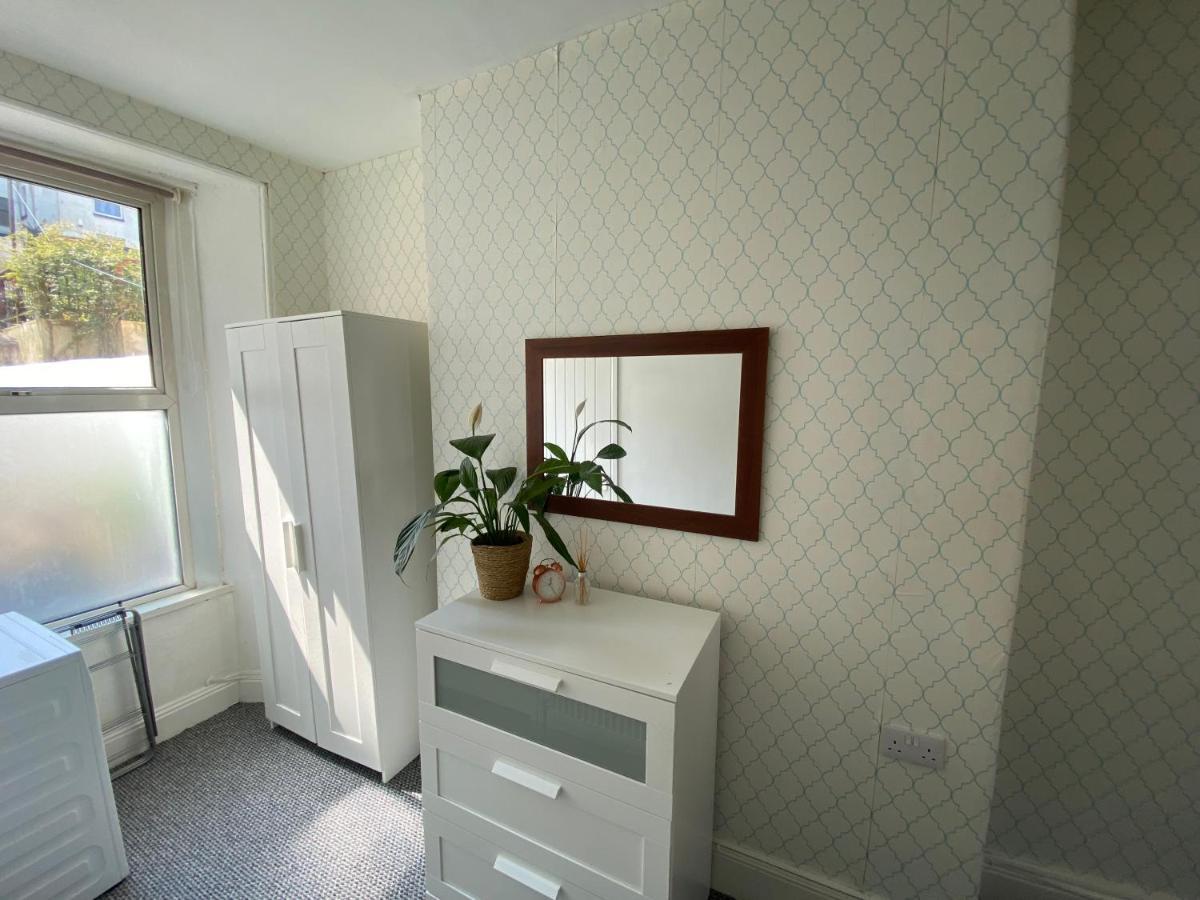 The Walnut Suite Lovely One Bedroom Flat In Stoke. Plymouth Esterno foto
